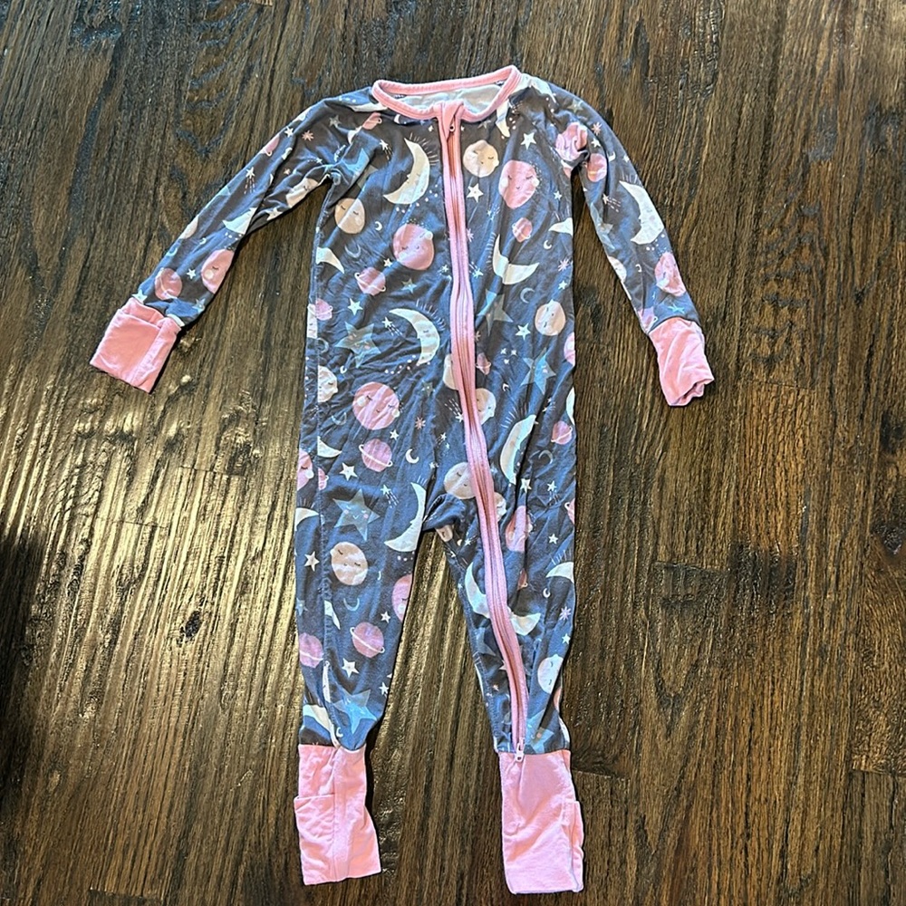 Little Sleepies Zippy 12-18m in To the Moon and Back